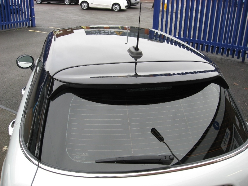 MINI HATCH