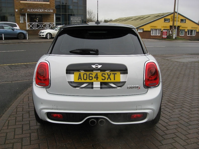 MINI HATCH