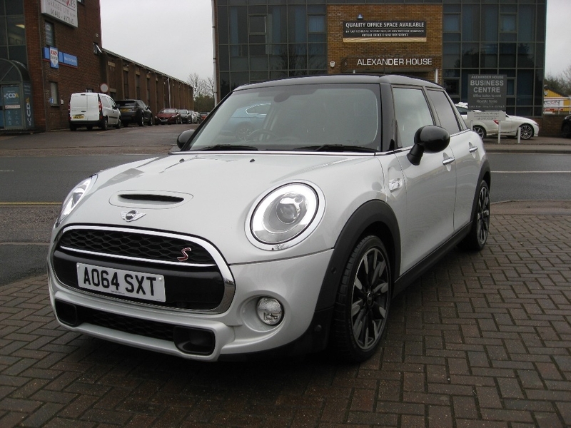 MINI HATCH