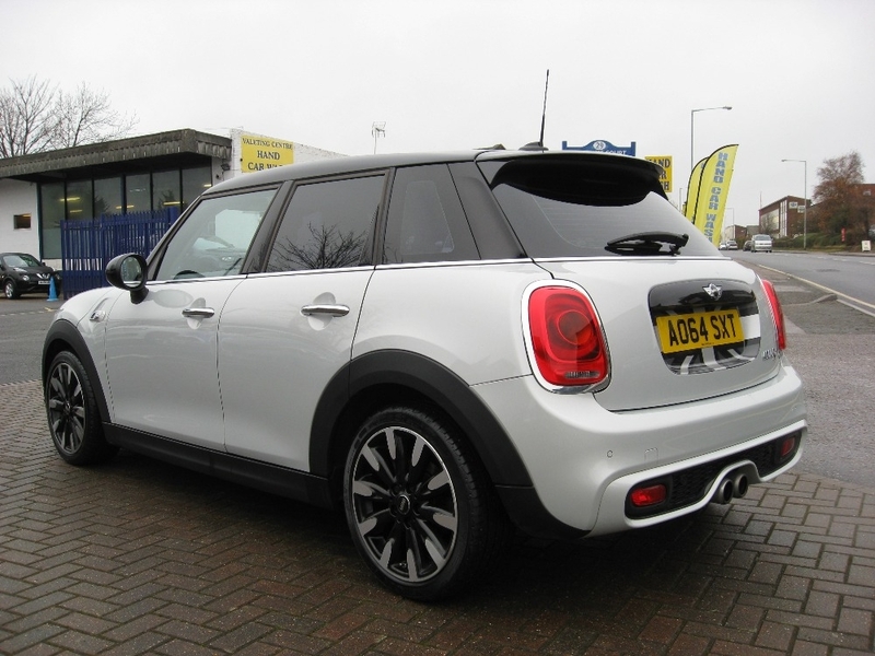 MINI HATCH