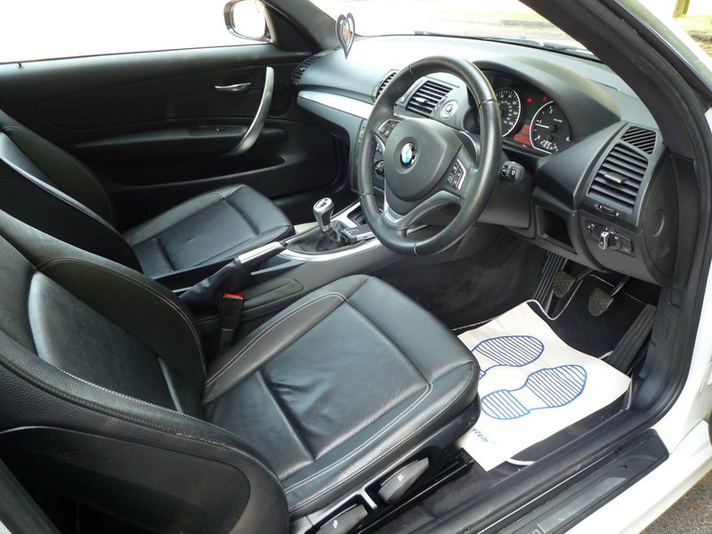 BMW 1 SERIES