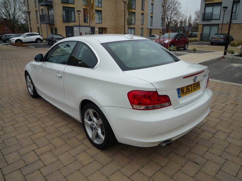 BMW 1 SERIES