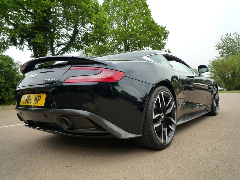 ASTON MARTIN VANQUISH