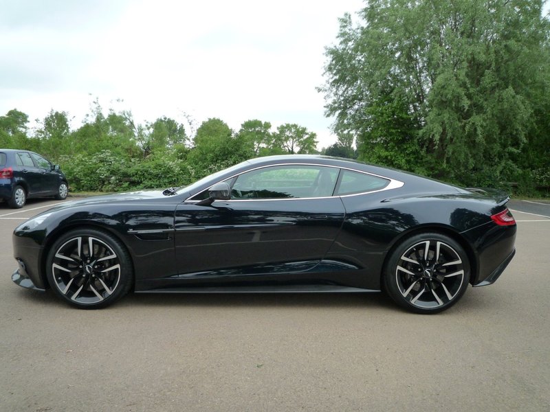 ASTON MARTIN VANQUISH