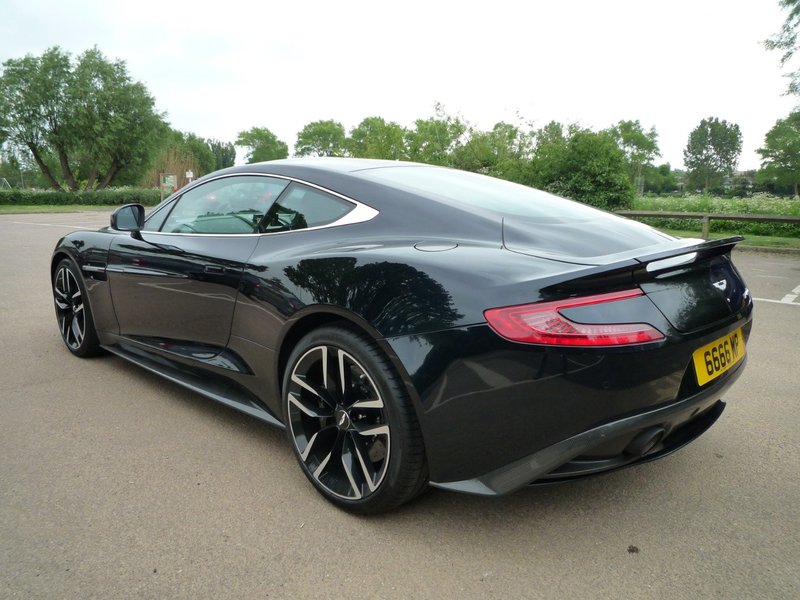 ASTON MARTIN VANQUISH