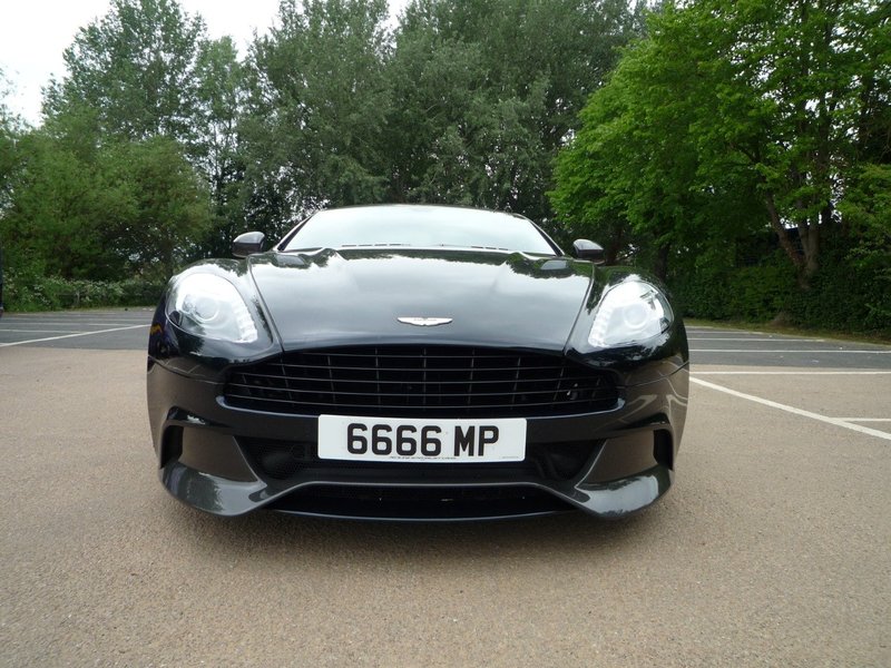 ASTON MARTIN VANQUISH