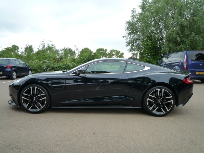 ASTON MARTIN VANQUISH