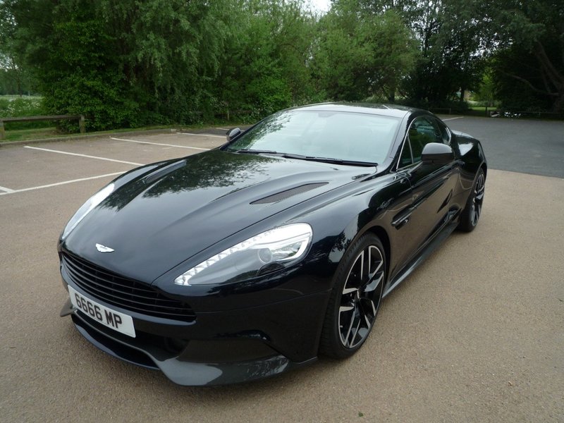 ASTON MARTIN VANQUISH