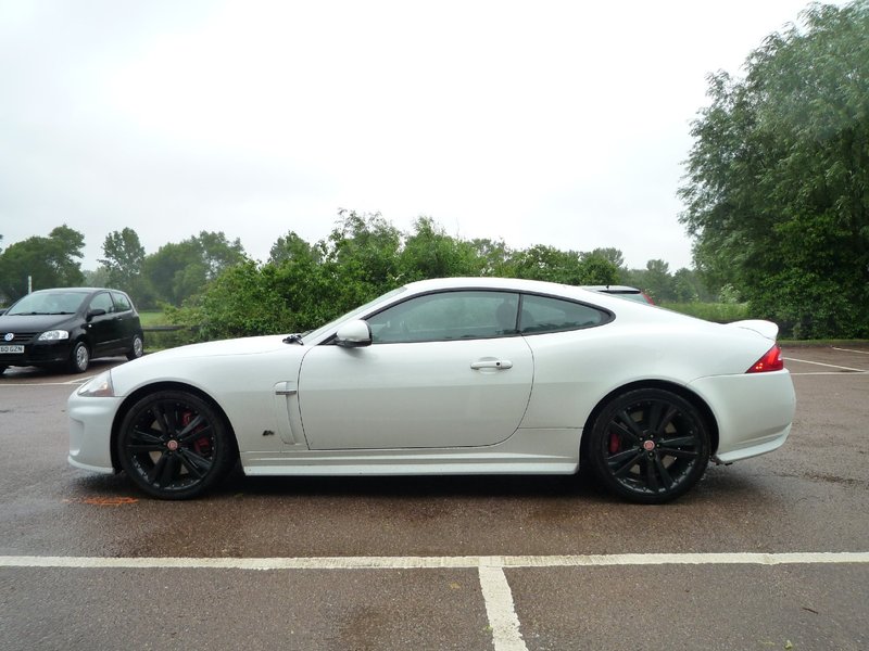 JAGUAR XKR