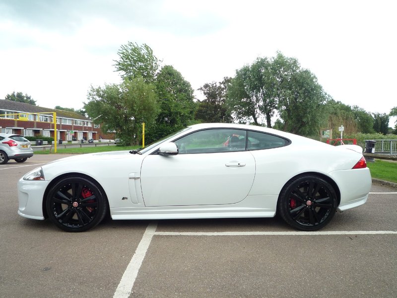 JAGUAR XKR