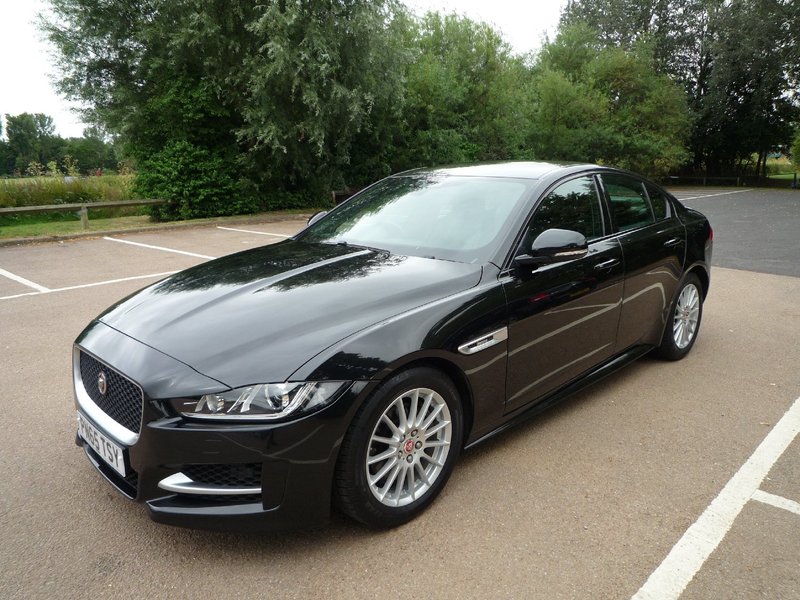 JAGUAR XE