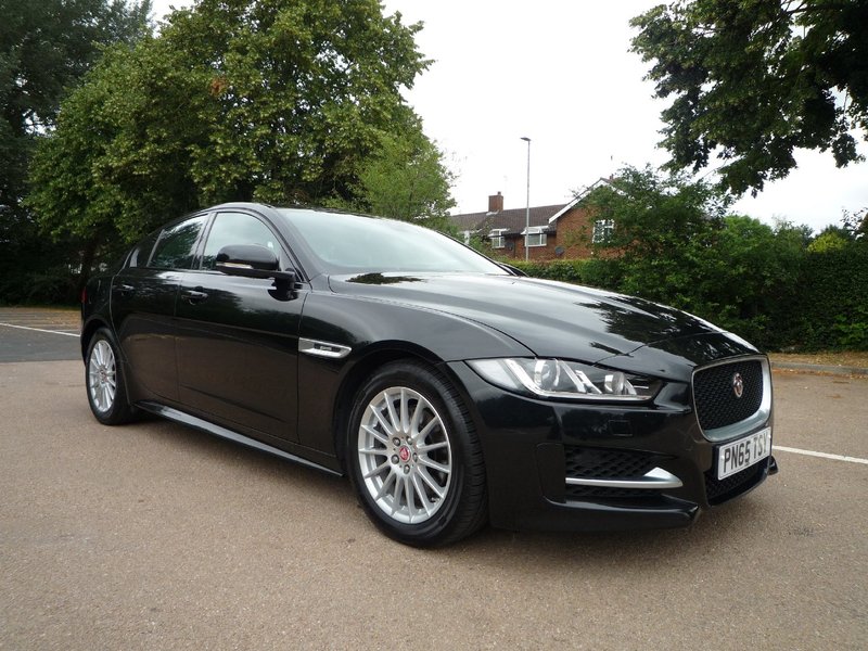 View JAGUAR XE 2.0d Start-Stop R-Sport