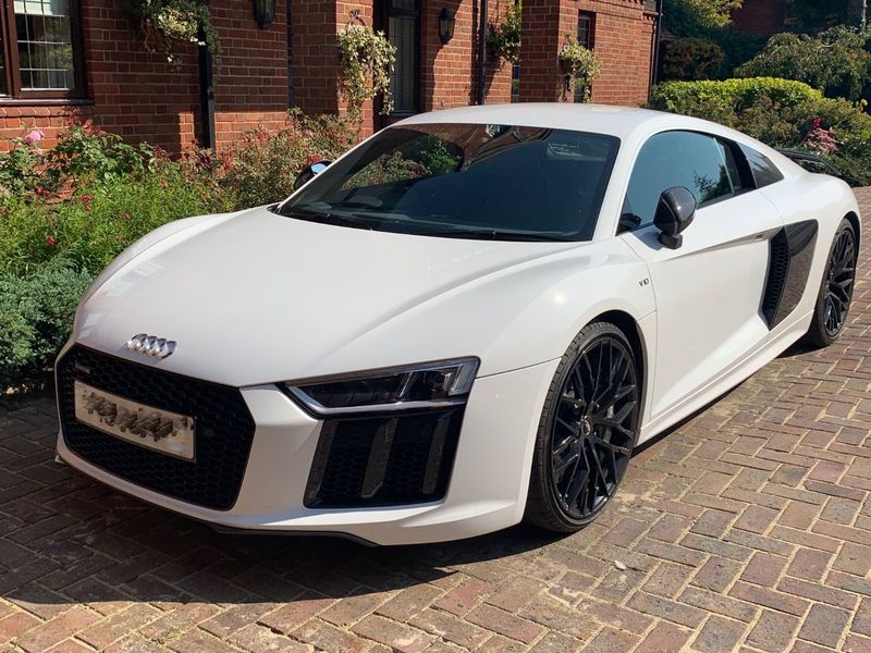 View AUDI R8 V10 PLUS QUATTRO S-A