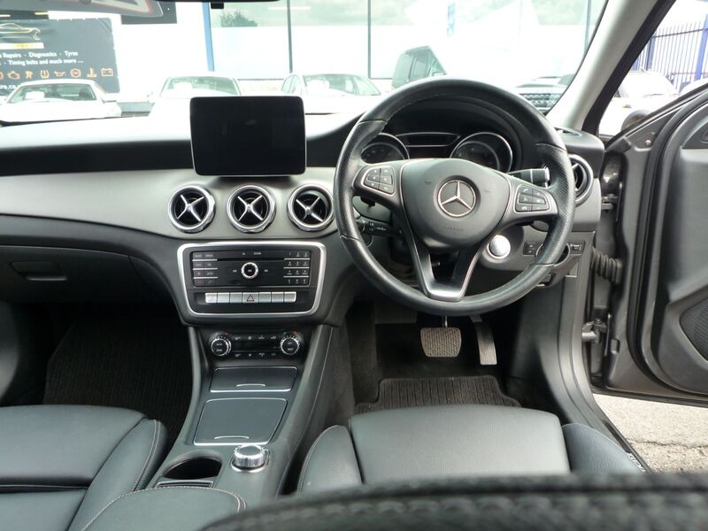 MERCEDES-BENZ GLA CLASS